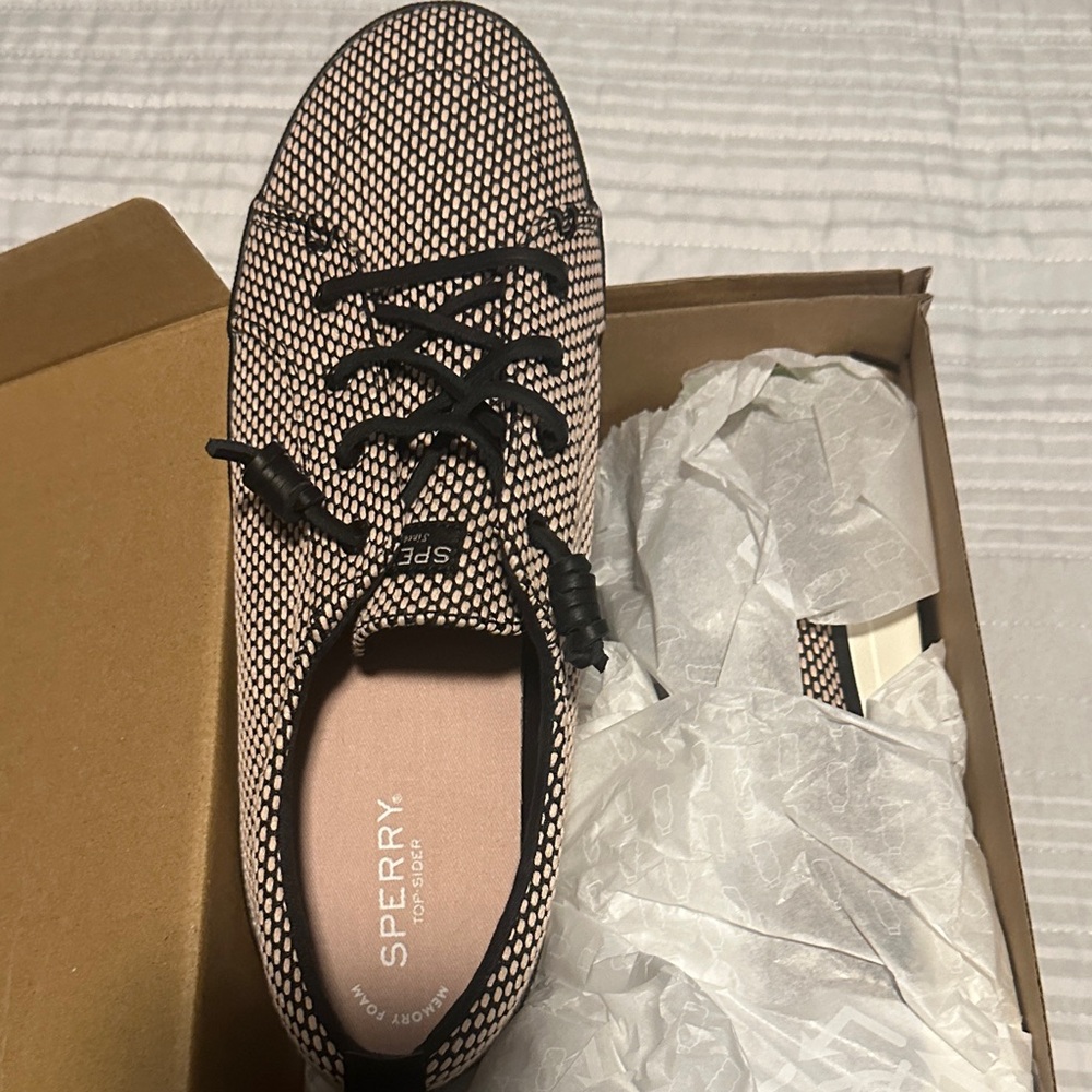 Sperry Women's Tan and Black Sneakers